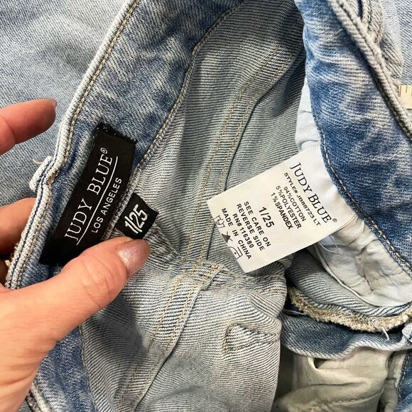 Judy Blue Star Struck Mid Rise Cuff Boyfriend Jeans Size 1/25 - Picture 3 of 8